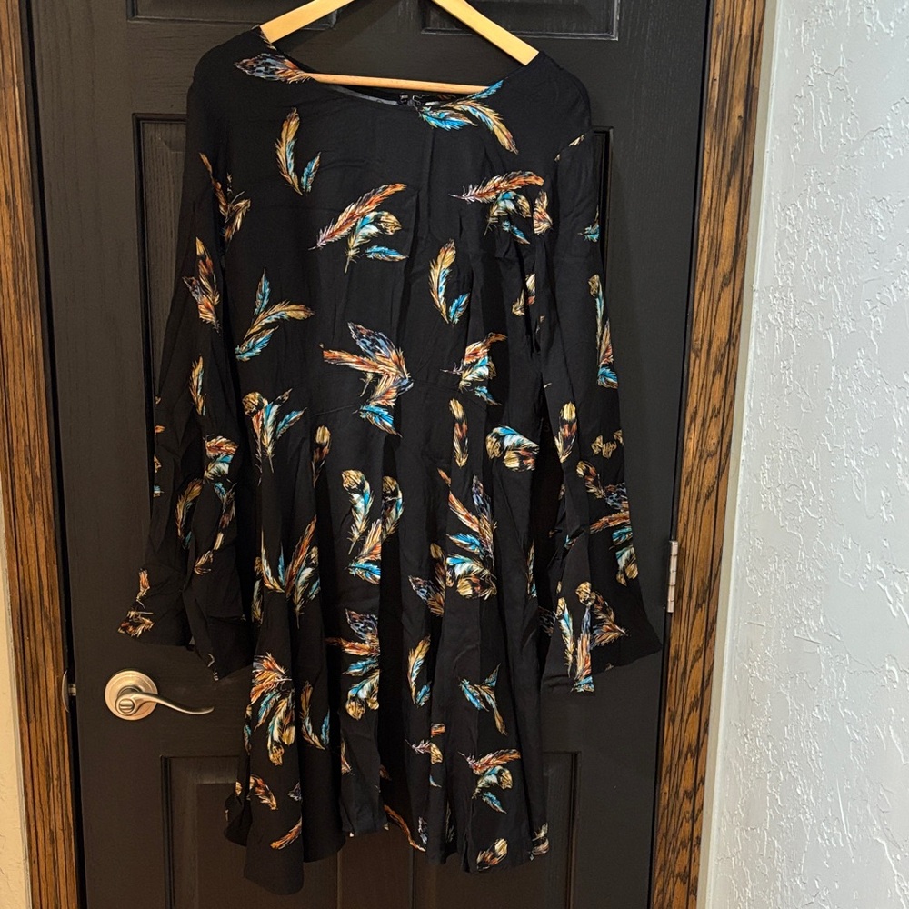 Black Long-Sleeve Feather Print Swing Dress